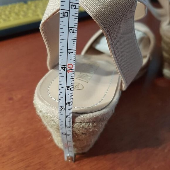 DreamPairs Ankle Strap Espadrilles Close Toe Wedge Sandal Nude Size 9 New